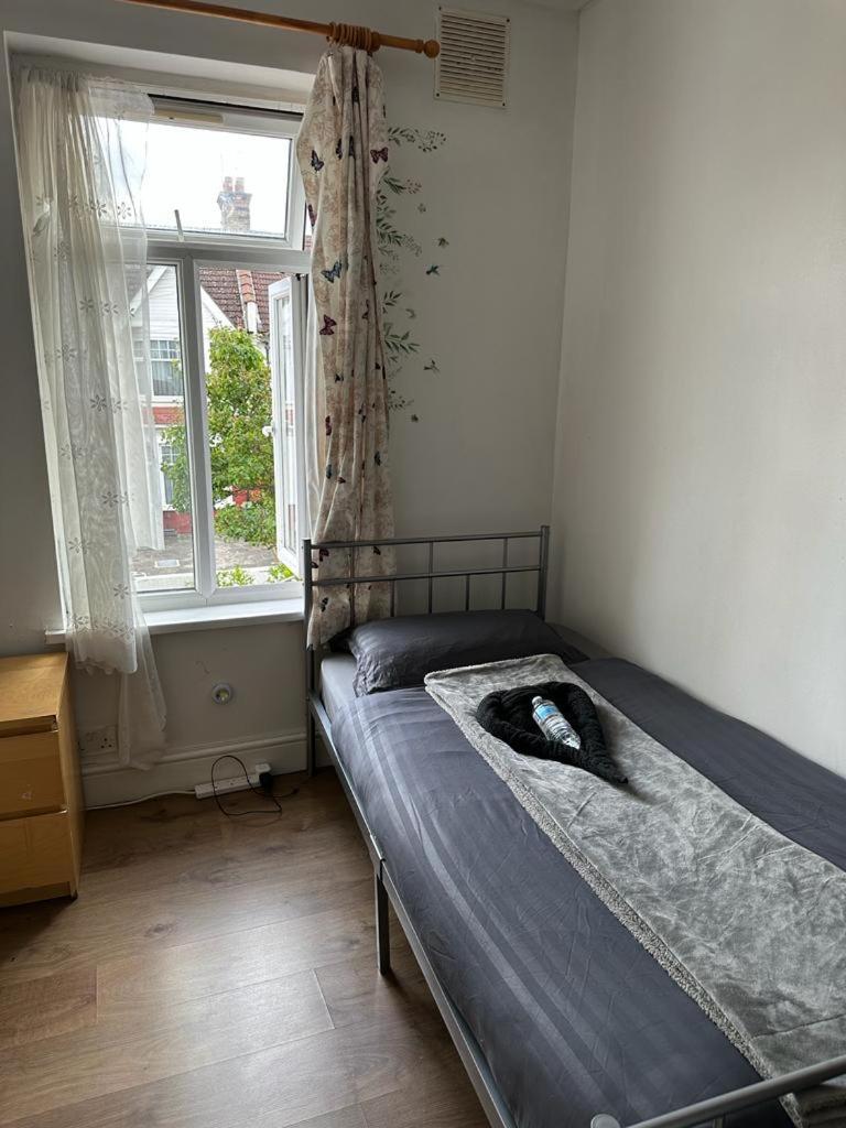 Affordable Private Rooms In Wembley Лондон Экстерьер фото